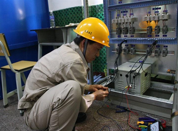 電氣設(shè)備安裝工職業(yè)技能培訓(xùn)全攻略 從課程到認(rèn)證的一站式服務(wù)